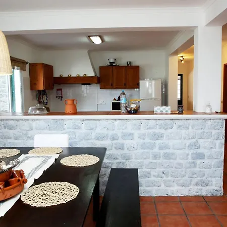 Mosteiros Vineyards House, Nature Praia&Sunset Guest house