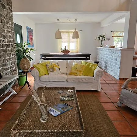 Vineyards House, Nature Praia&sunset Pensionat Mosteiros (Azores)