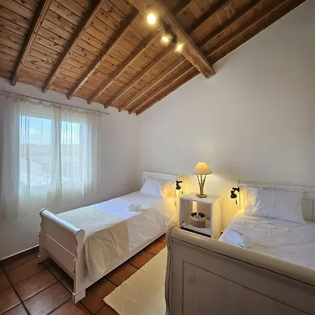 Casa Da Uva-Mosteiros Vineyards House-Heated Swimming-Pool Gæstehus