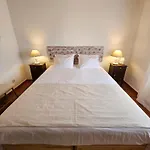 Vineyards House - Heated Swimming-pool - Nature & Sunset - Pensión Mosteiros (Azores)