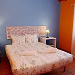 Pensión Vineyards House - Heated Swimming-pool - Nature & Sunset - Mosteiros (Azores)