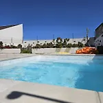 Pensión Vineyards House - Heated Swimming-pool - Nature & Sunset - Mosteiros (Azores)