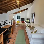 Vineyards House - Heated Swimming-pool - Nature & Sunset - 게스트하우스 모스테이루스