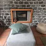 게스트하우스 Vineyards House - Heated Swimming-pool - Nature & Sunset - 모스테이루스
