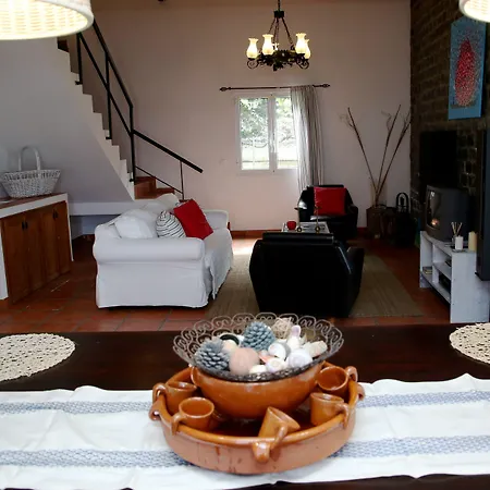 Vineyards House, Nature Praia&sunset 게스트하우스 4*