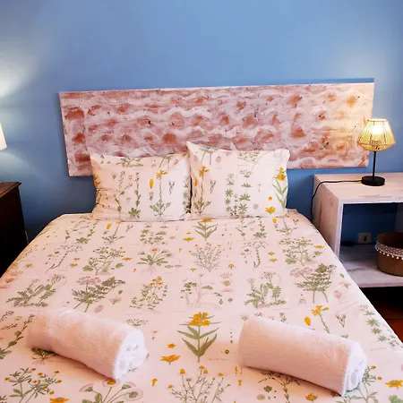 Vineyards House, Nature Praia&sunset 게스트하우스 모스테이루스