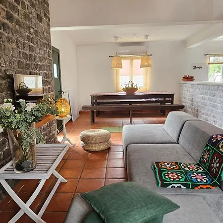 Vineyards House - Heated Swimming-pool - Nature & Sunset - בית הארחה 4*