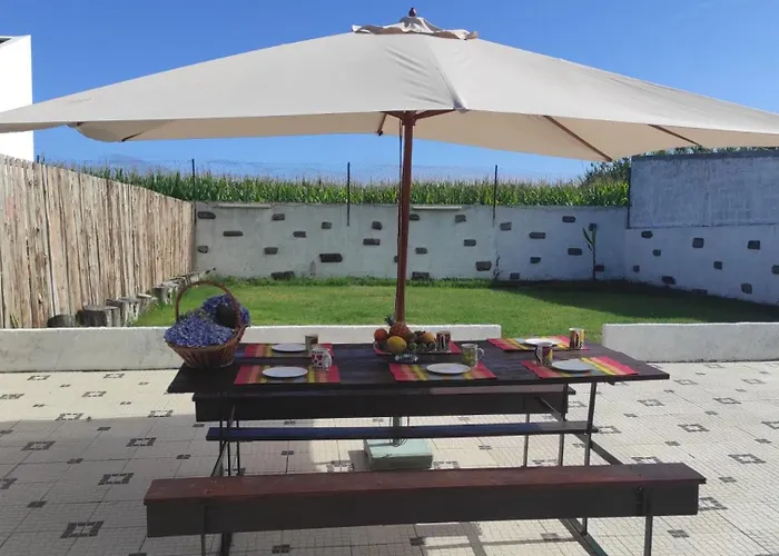 Guest house Vineyards House, Nature Praia&sunset Mosteiros (Azores)