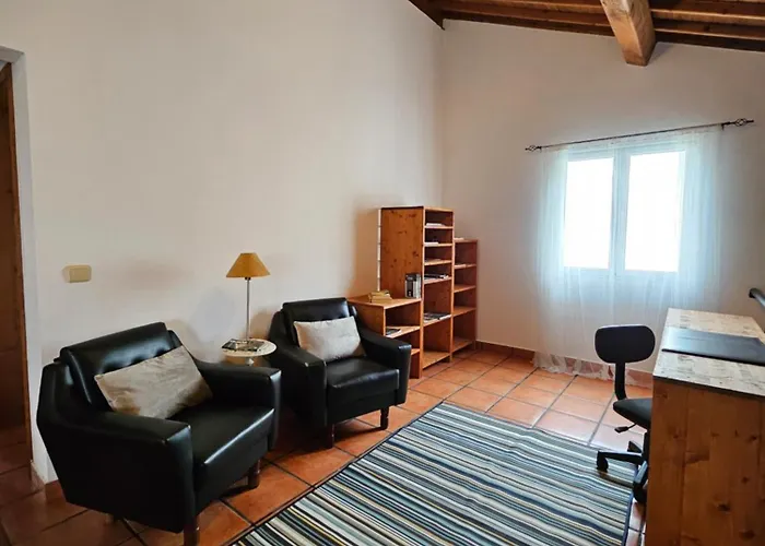 Vineyards House, Nature Praia&sunset Guest house 4*