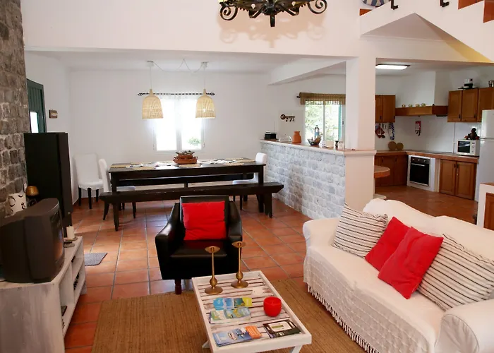 Guest house Vineyards House, Nature Praia&sunset 4*